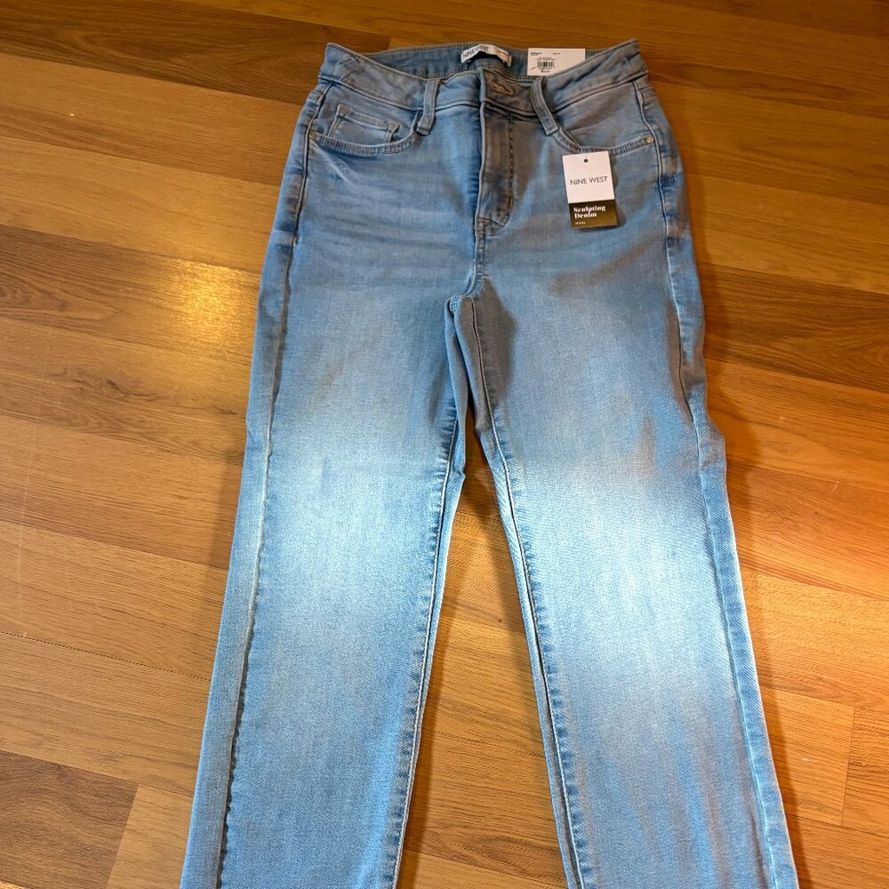 Nine West Women's Petite Size 4 Sculpting Jeans-New with Tags